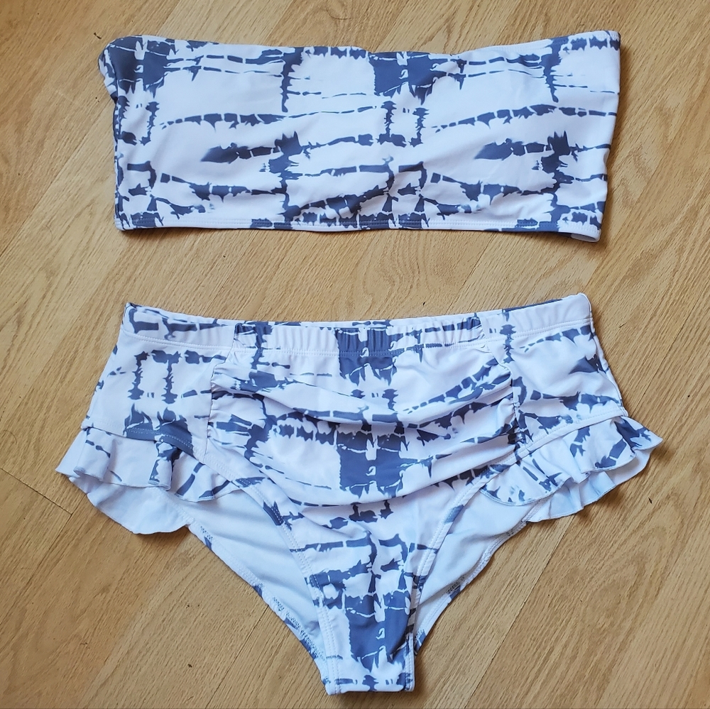 Shein Woman's Size 3XL 2 Piece Bikini. New With No Tags.